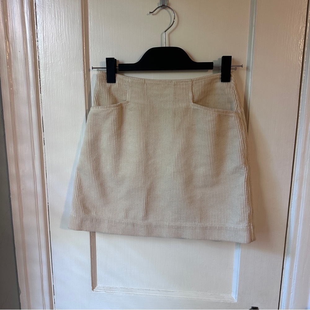 Off white corduroy skirt with pockets